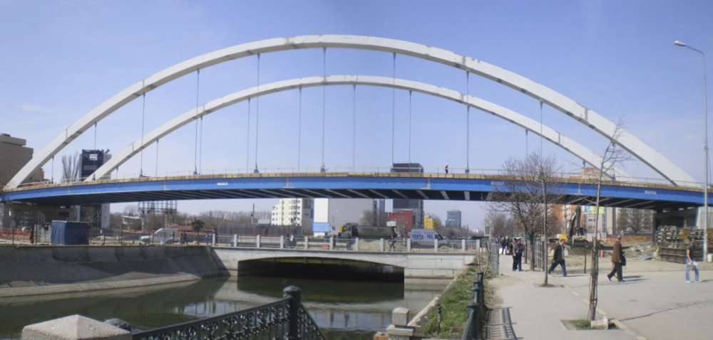 Puente sobre el río Dambovita