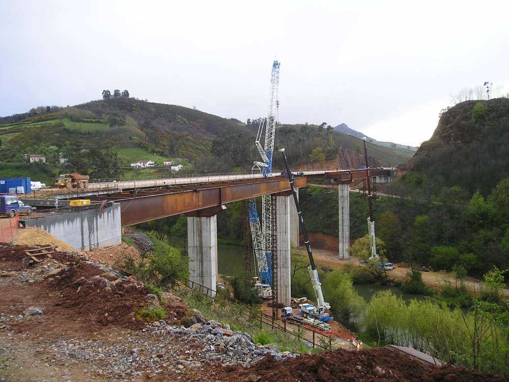 Viaducto sobre el Rio Nora