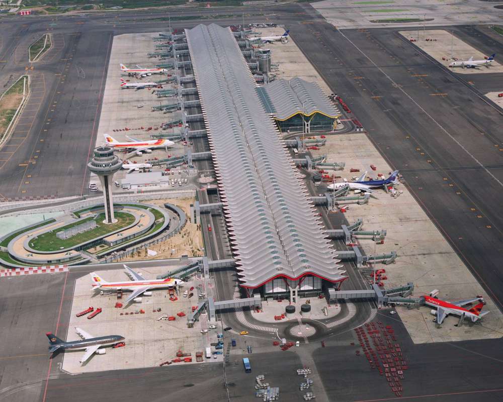 Aeropuerto Adolfo Suarez. Edificio Satelite T4S