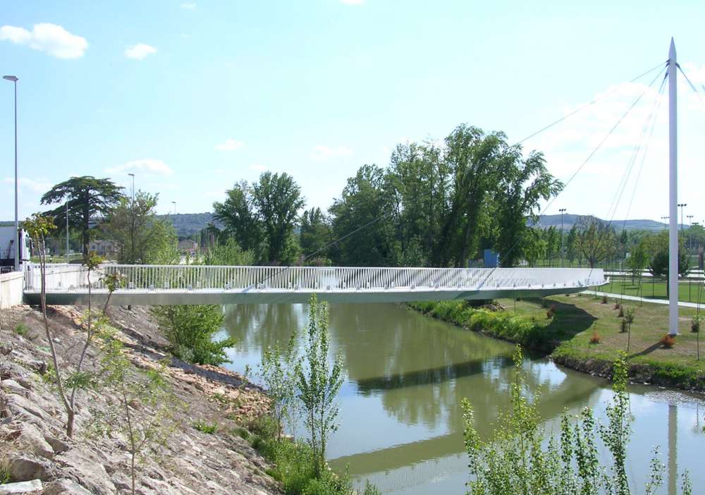 Pasarela de San Juan de la Cruz sobre el Río Carrión 