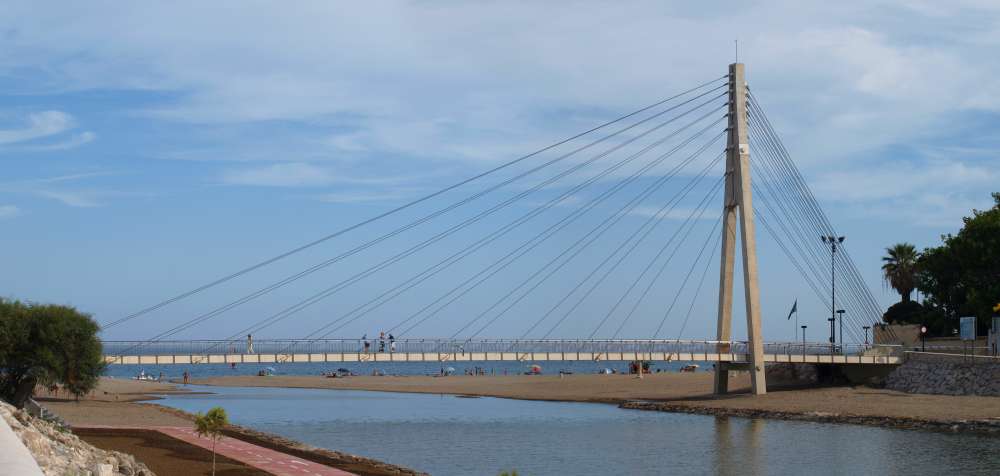 Puente de la Armada sobre el río Fuengirola