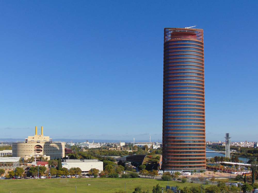 Torre Sevilla en el Puerto de Triana