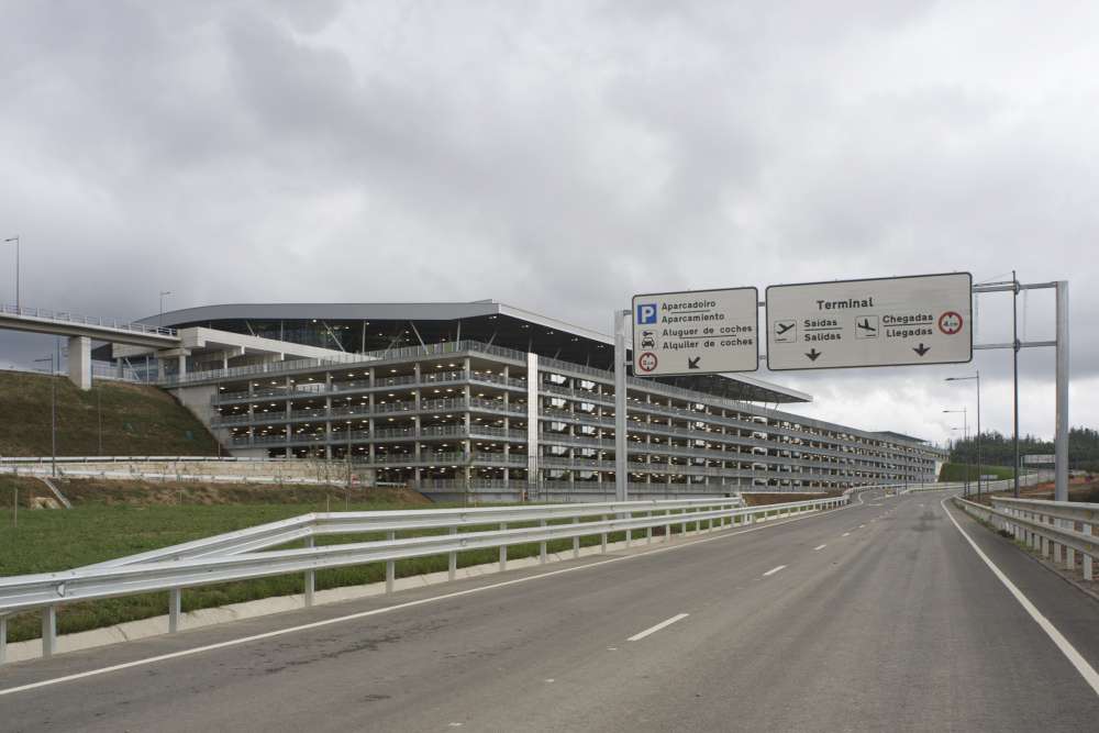 Aeropuerto de Santiago de Compostela. Edificio Aparcamiento