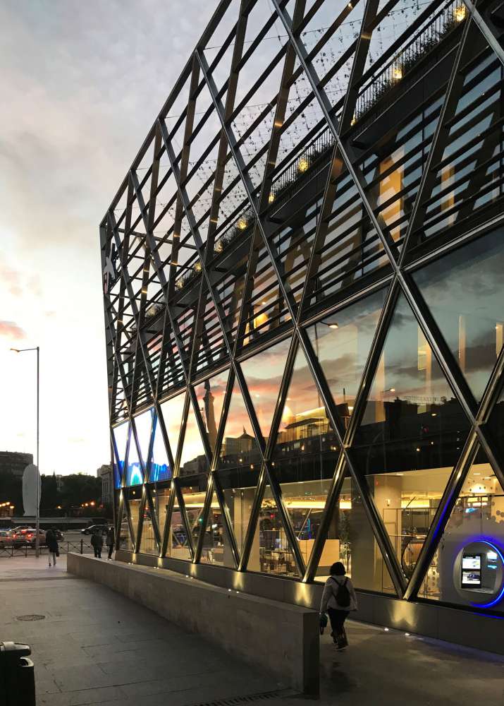 Edificio Axis en Plaza Colón